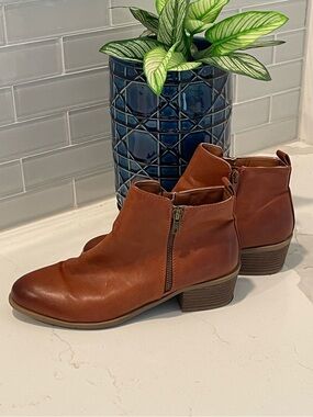 Women’s Brown Leather Ankle Boots w/ Zip Side